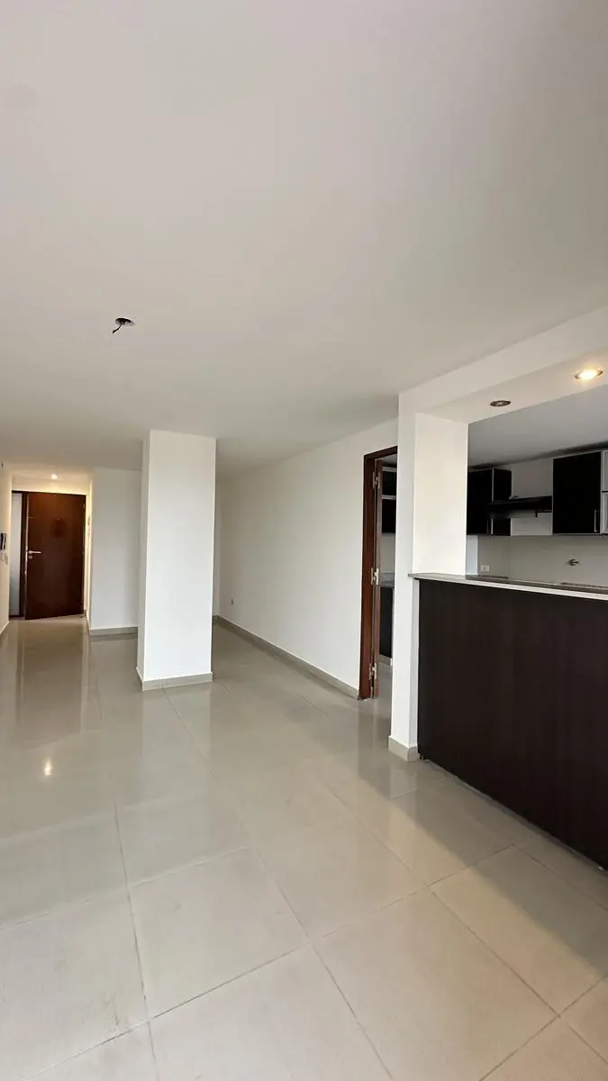 Departamento con balcón corrido y vista al cerro — foto 10 de 19