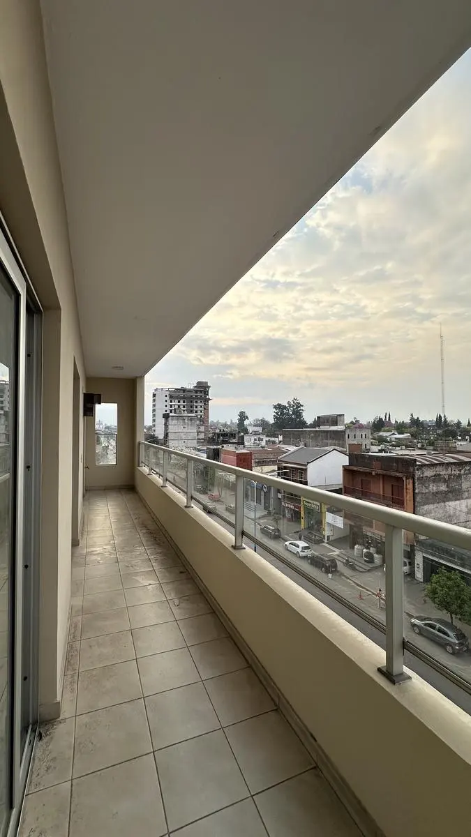 Departamento con balcón corrido y vista al cerro — foto 18 de 19