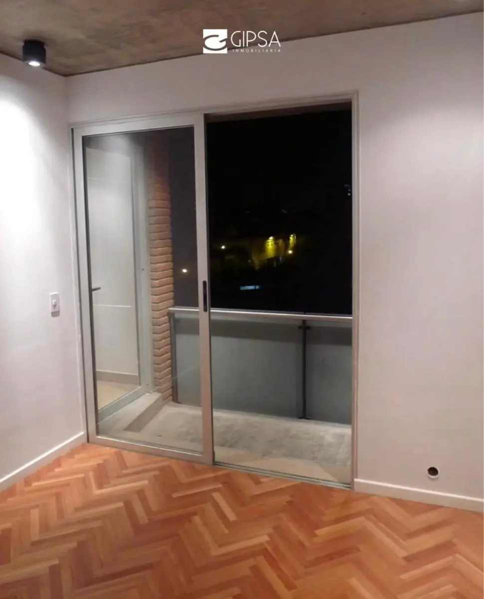 Departamento 1 dormitorio con balcones en Barrio Sur — foto 3 de 5
