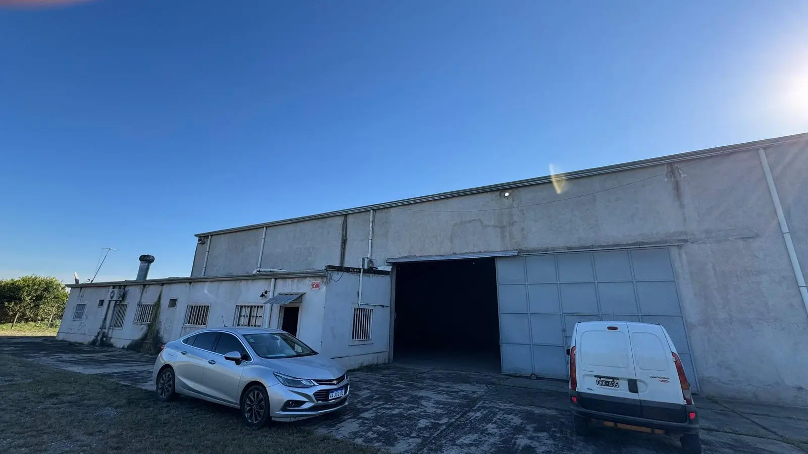 Galpón Los Nogales sobre 21.000 m² — foto 2 de 9