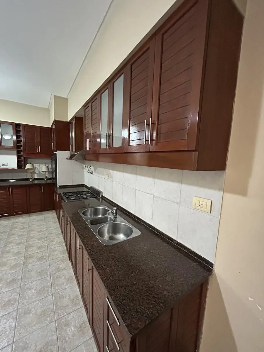 Casa 4 dormitorios en el centro — foto 7 de 14
