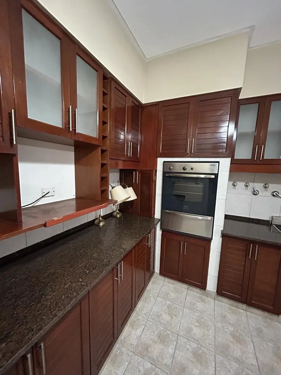 Casa 4 dormitorios en el centro — foto 8 de 14